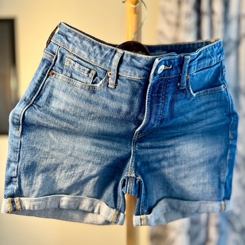 Old Navy Light Blue High-Waisted O.G. Straight Jean Shorts (5-inseam)